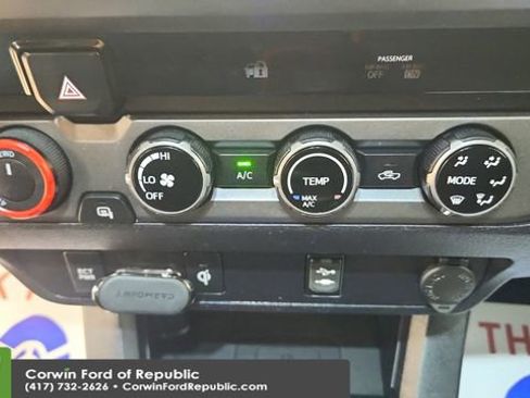 Used 2016 Toyota Tacoma TRD Off-Road w/ Towing Package image 17