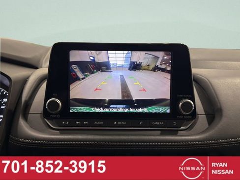 Certified 2025 Nissan Rogue SV image 31