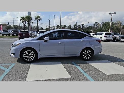 Used 2025 Nissan Versa SV w/ Trunk Package image 24