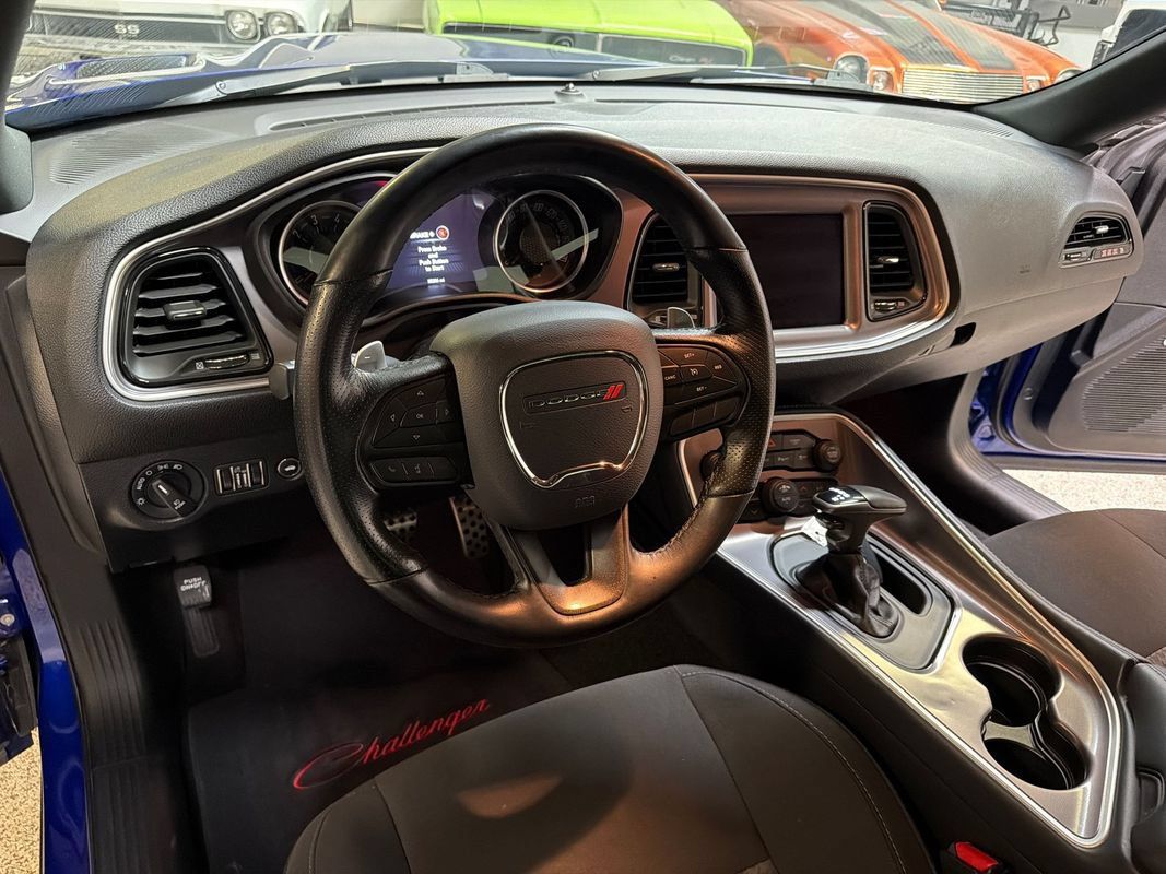 Used 2022 Dodge Challenger R/T Scat Pack w/ Scat Pack Stripe RWD image 27