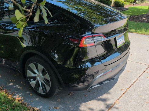 Used 2021 Tesla Model Y Long Range AWD/4WD image 4