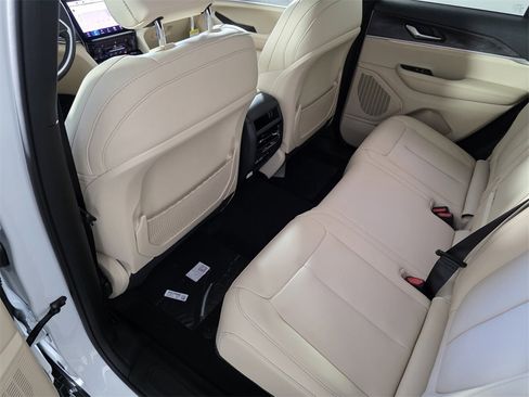 New 2025 Jeep Grand Cherokee Limited image 14