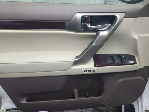 Used 2014 Lexus GX 460 Luxury image 21