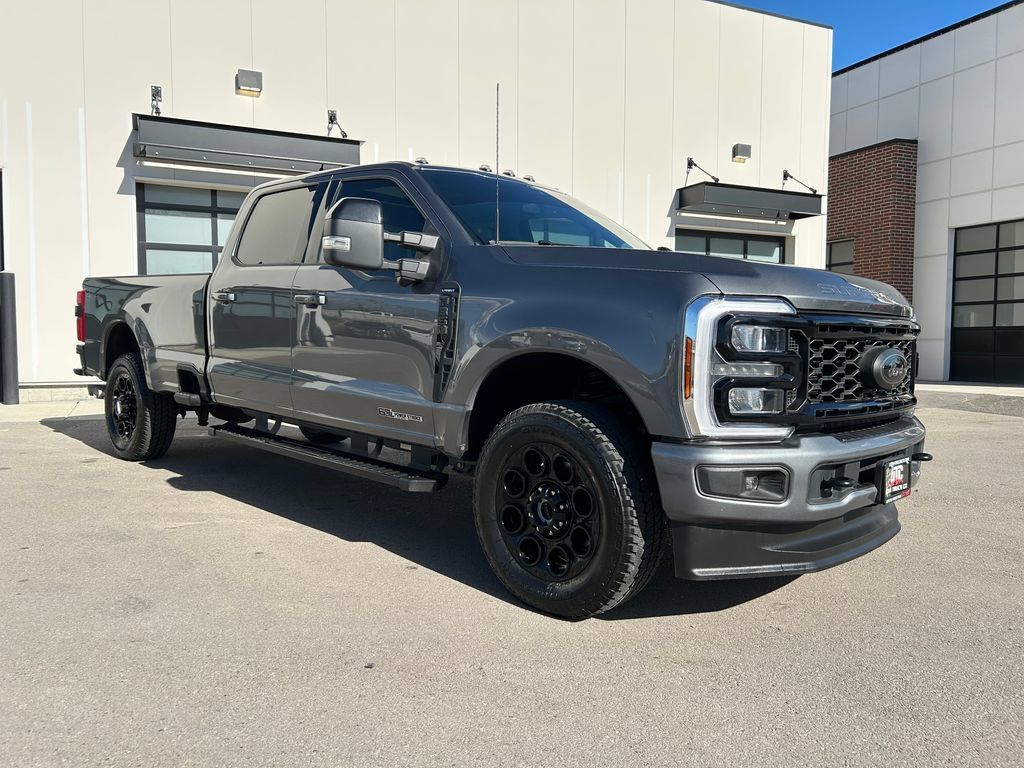 Used 2026 Ford F350 Lariat w/ Black Appearance Package AWD/4WD image 3