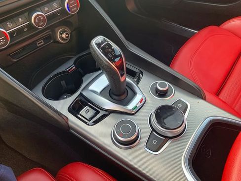 Used 2024 Alfa Romeo Giulia Ti w/ Performance Driving Package image 27