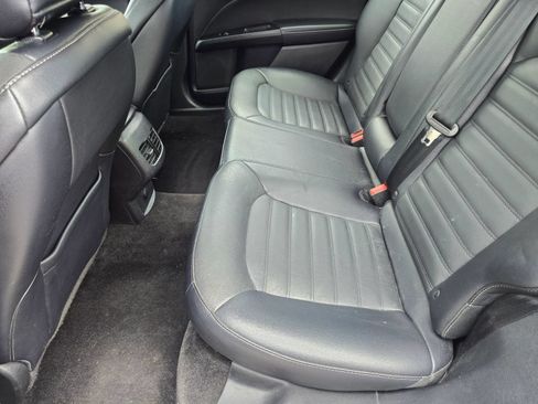 Used 2018 Ford Fusion SE w/ Fusion SE Technology Package FWD image 15
