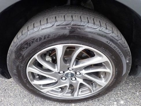 Used 2022 Lincoln Corsair AWD w/ Equipment Group 101A image 12