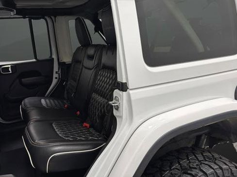 Used 2021 Jeep Wrangler Unlimited Rubicon AWD/4WD image 22