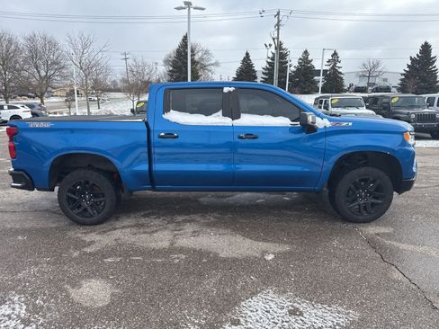 Used 2022 Chevrolet Silverado 1500 LT Trail Boss w/ LT Trail Boss Premium Package image 9