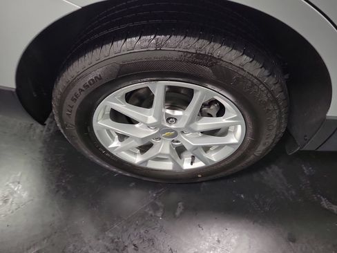 Used 2022 Chevrolet Equinox LS w/ LPO, Floor Liner Package AWD/4WD image 11
