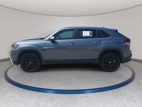 Used 2023 Volkswagen Atlas Cross Sport SE w/ Panoramic Sunroof Package FWD image 7