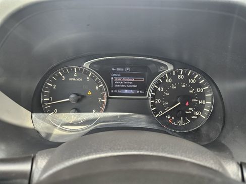 Used 2020 Nissan Pathfinder SV AWD/4WD image 28