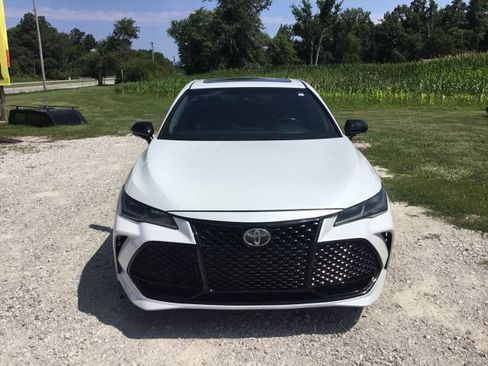 Used 2019 Toyota Avalon Touring FWD image 8
