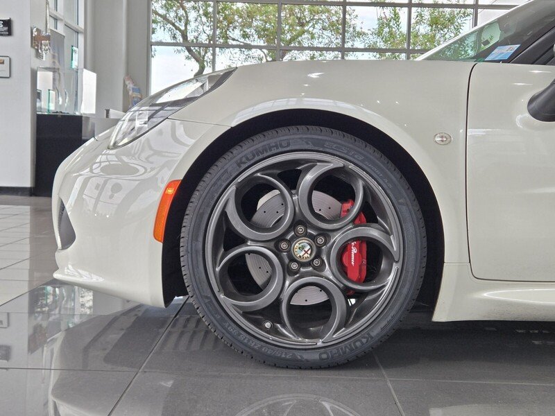 Used 2015 Alfa Romeo 4C Coupe w/ Leather Interior Group RWD image 9