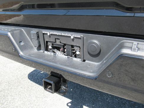 Used 2023 GMC Sierra 3500 Denali w/ Denali Black Diamond Edition AWD/4WD image 8