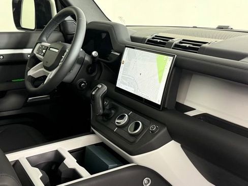 New 2025 Land Rover Defender 110 S image 30