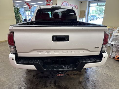 Used 2023 Toyota Tacoma TRD Sport w/ TRD Premium Sport Package AWD/4WD image 10