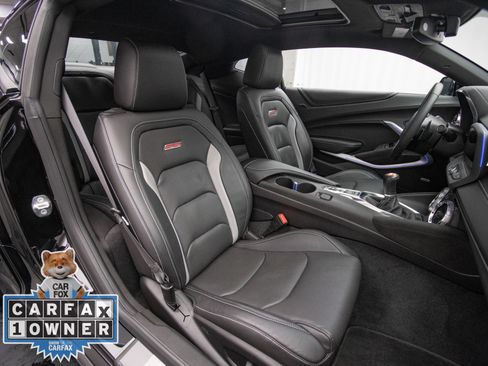 Used 2018 Chevrolet Camaro SS RWD image 13