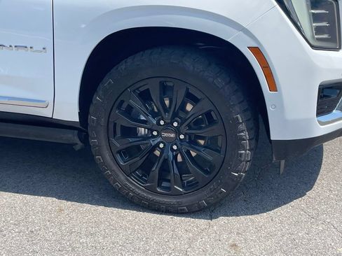 Used 2026 GMC Yukon Denali w/ Denali Reserve Package AWD/4WD image 4