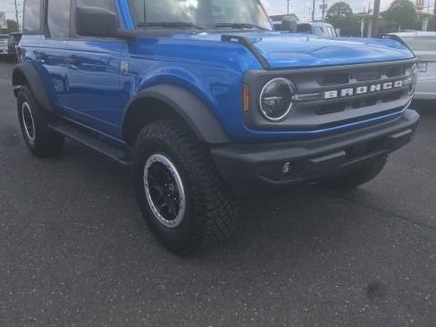 Used 2023 Ford Bronco Big Bend w/ Sasquatch Package AWD/4WD image 1