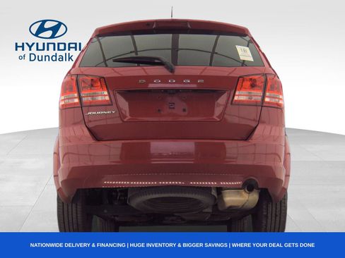 Used 2019 Dodge Journey SE image 2