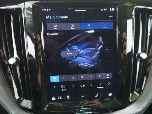 Used 2023 Volvo XC60 B5 Core image 20