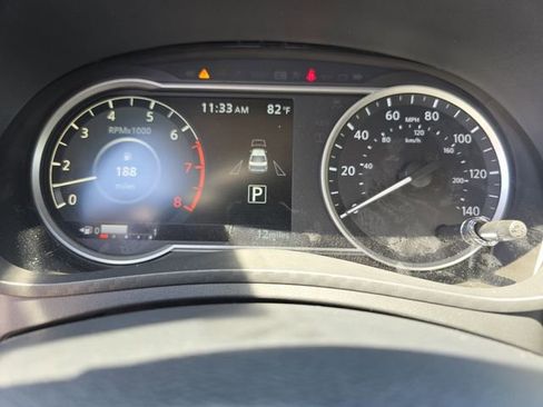 New 2025 Nissan Versa SR w/ Trunk Package FWD image 18