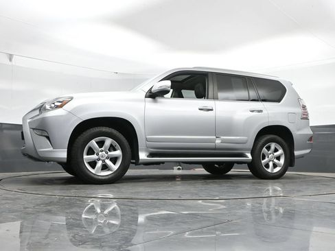 Used 2017 Lexus GX 460 w/ Navigation Package AWD/4WD image 35