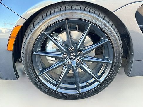 Used 2024 Toyota GR86 Premium image 29