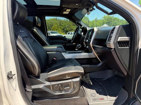 Used 2018 Ford F150 Platinum w/ Equipment Group 701A Luxury AWD/4WD image 14