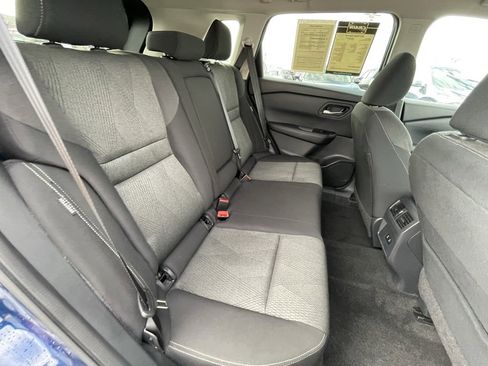 Used 2024 Nissan Rogue SV image 28