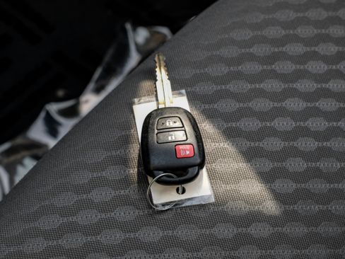 Used 2021 Toyota Tacoma SR5 RWD image 52