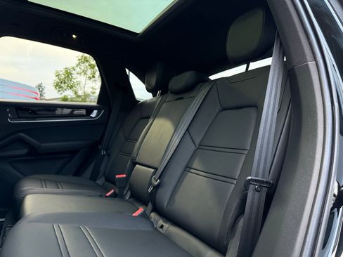 Used 2025 Porsche Cayenne S image 29