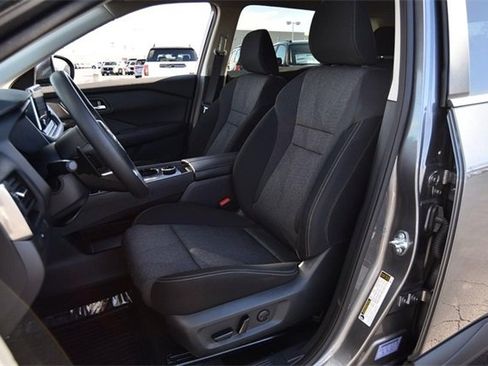 Used 2024 Nissan Rogue SV image 18