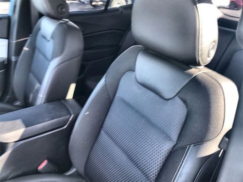 Used 2025 Chevrolet Trax LT image 11