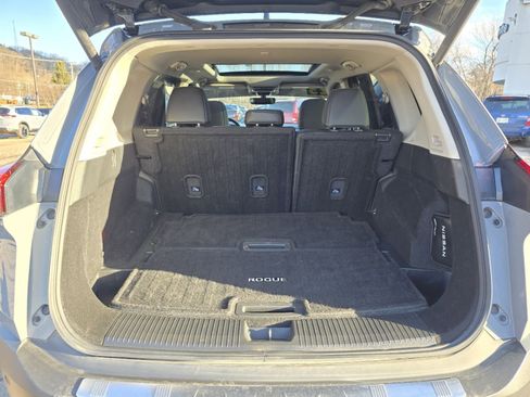 Used 2023 Nissan Rogue SL w/ SL Premium Package image 18