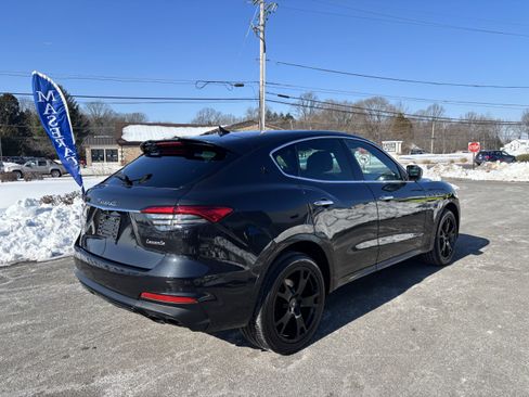 Used 2023 Maserati Levante Modena image 5