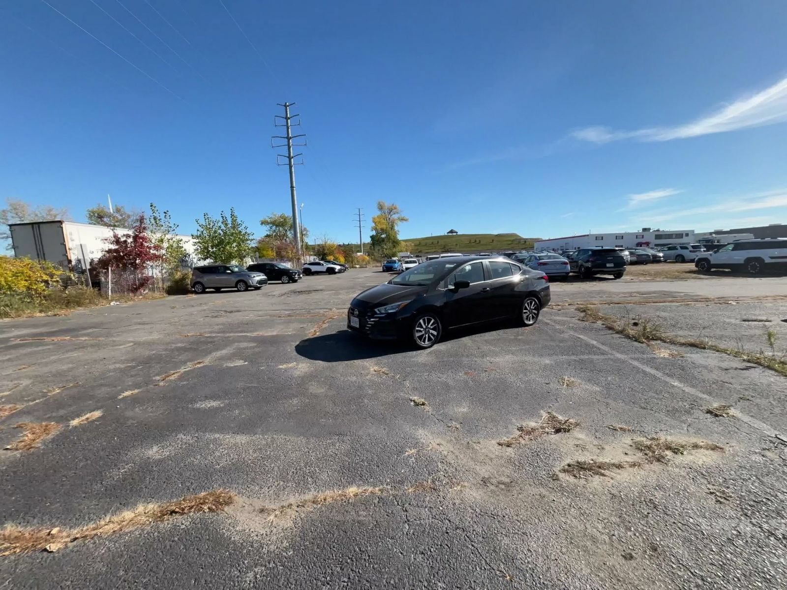 Used 2025 Nissan Versa SV FWD image 14