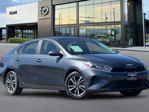 Used 2024 Kia Forte LXS w/ LXS Technology Package FWD image 2