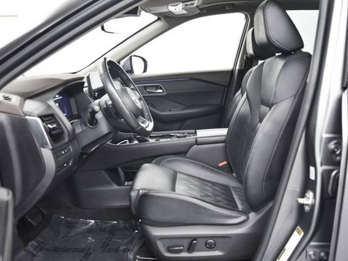 Used 2023 Nissan Rogue Platinum w/ Platinum Premium Package image 11