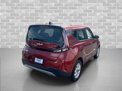 Used 2024 Kia Soul LX w/ Option Group 015 FWD image 4