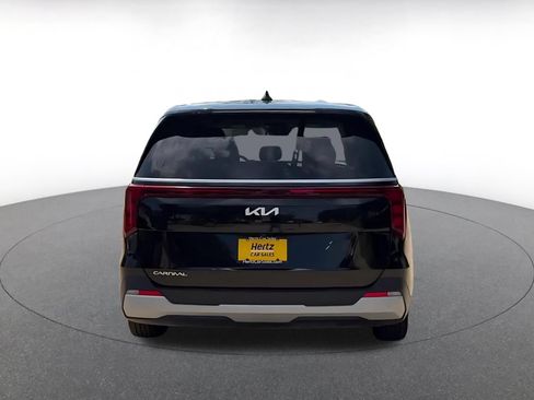 Used 2026 Kia Carnival FWD image 12