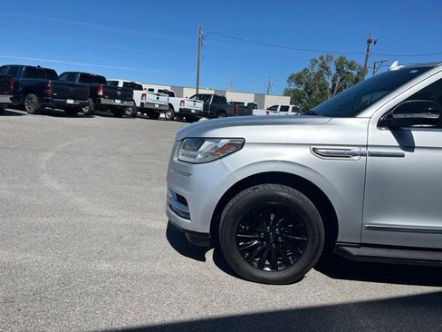 Used 2019 Lincoln Navigator Premiere AWD/4WD image 5