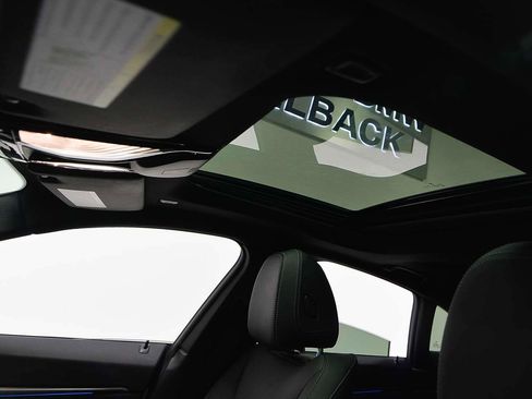 Used 2023 BMW i4 eDrive35 w/ Premium Package image 7