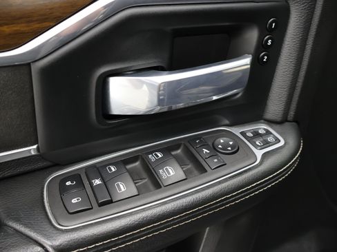 Used 2024 RAM 2500 Laramie AWD/4WD image 37