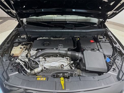 Certified 2021 Mercedes-Benz GLB 250 4MATIC image 31