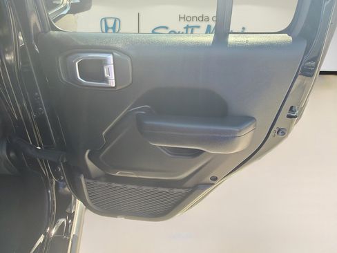 Used 2021 Jeep Wrangler Unlimited Sport image 30