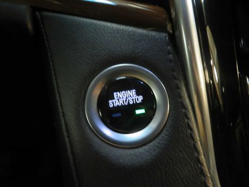 Used 2018 Cadillac Escalade Luxury AWD/4WD image 51