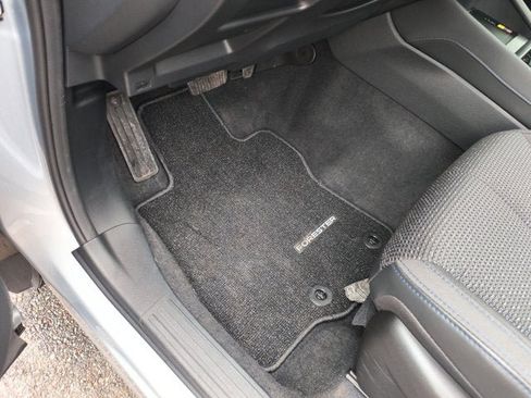 Used 2025 Subaru Forester Premium AWD/4WD image 32