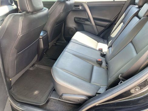 Used 2018 Toyota RAV4 SE w/ Power Extra Value Package FWD image 9